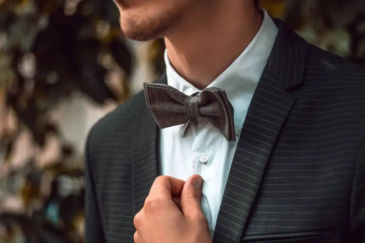 Beige Linen Bow Tie for Wedding - Perfect for Groomsmen and Guests
