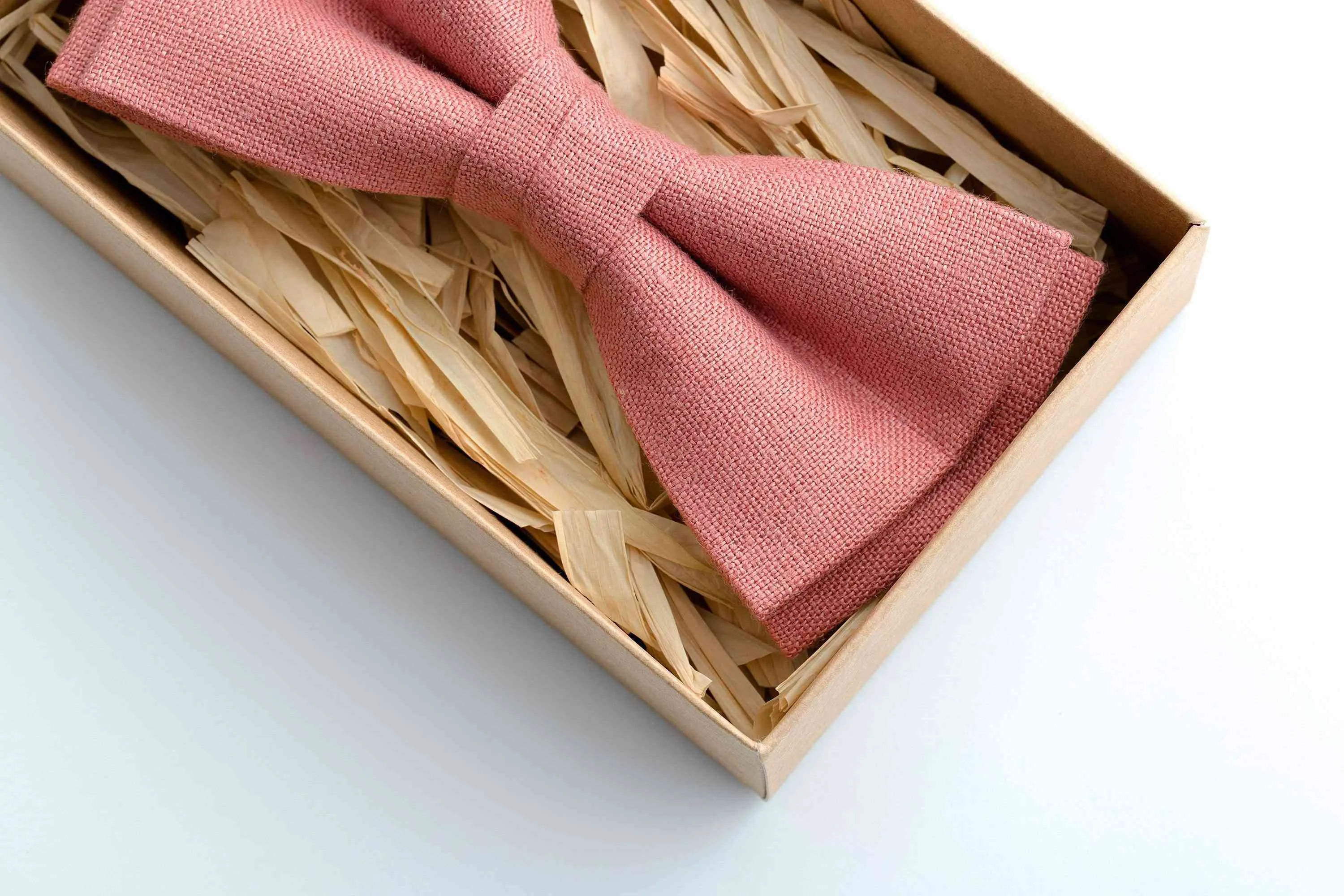 Effortlessly Stylish - Our Pre-tied Pink Bow Tie is Perfect for Groomsmen and Weddings