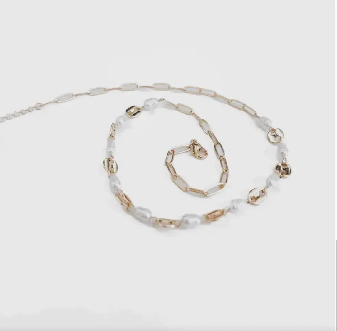 Perla Pearl Oval Chain Necklace