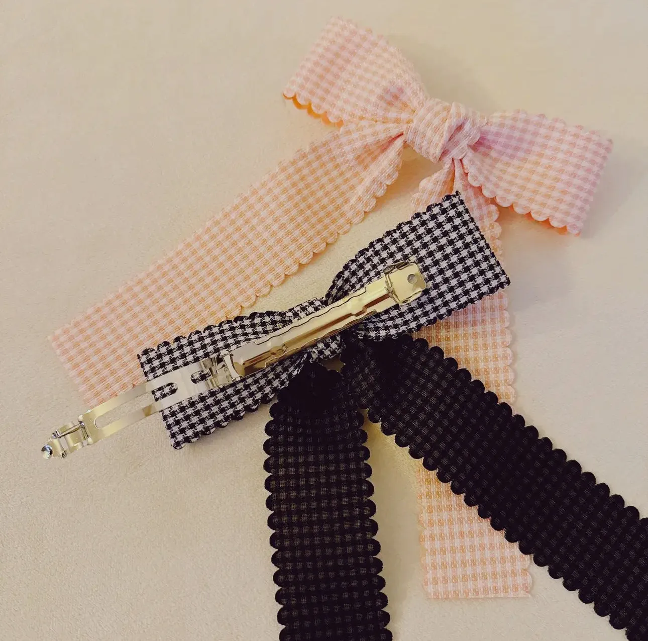 Scalloped Edge Hair Bow - 2 Colors